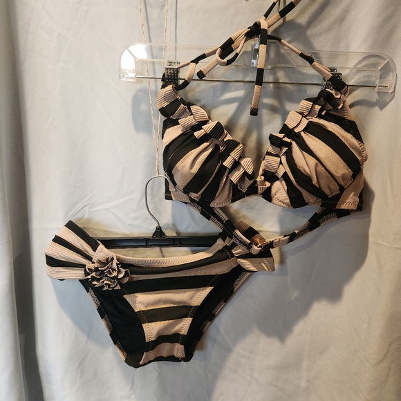 Betsy Johnson matching bikini - Picture 8 of 10